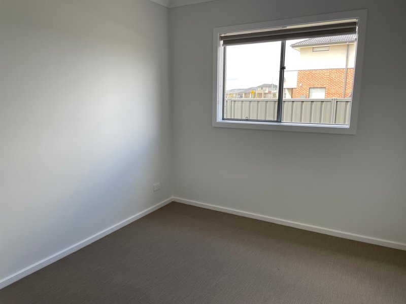 Photo - 41 Flanagan Street, Tarneit VIC 3029 - Image 13