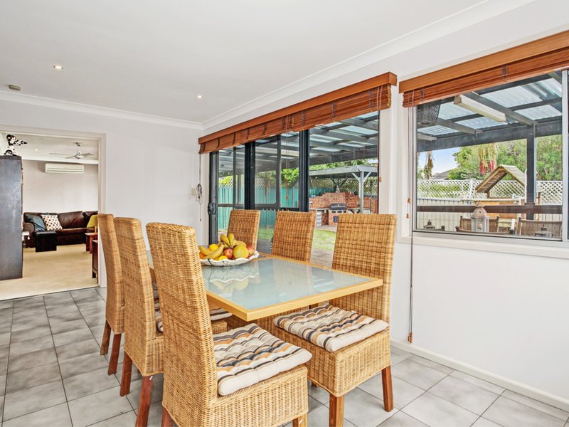 Photo - 41 Forbes Crescent, Engadine NSW 2233 - Image 4