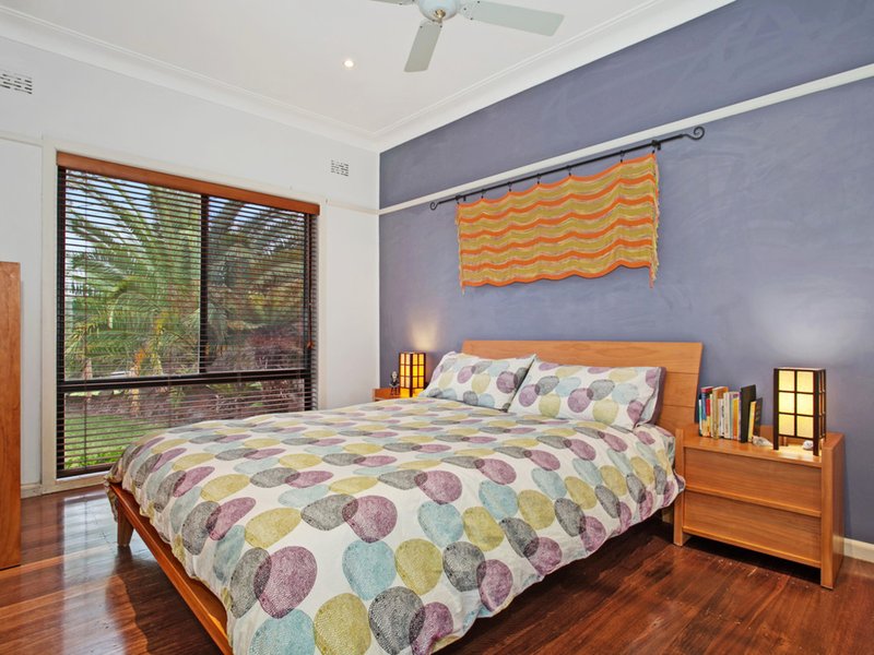 Photo - 41 Forbes Crescent, Engadine NSW 2233 - Image 7