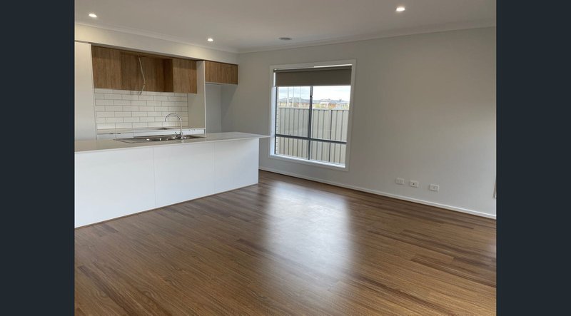 Photo - 41 Frontier Circuit, Tarneit VIC 3029 - Image 6