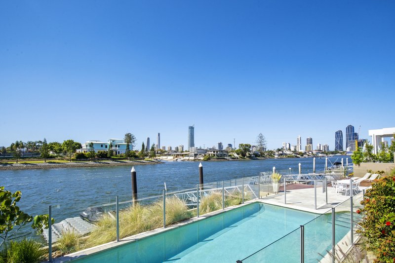 Photo - 41 Furlong Street, Broadbeach Waters QLD 4218 - Image 5