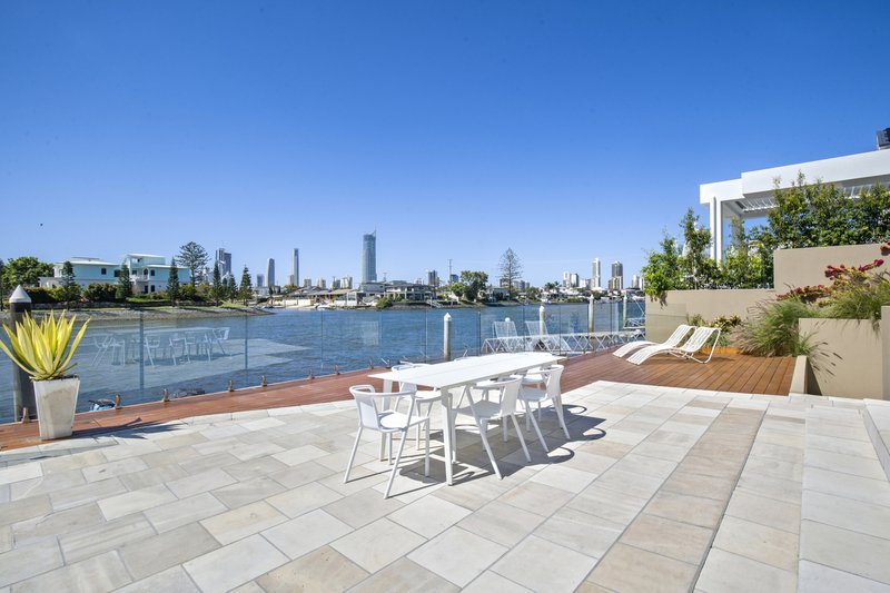 Photo - 41 Furlong Street, Broadbeach Waters QLD 4218 - Image 7