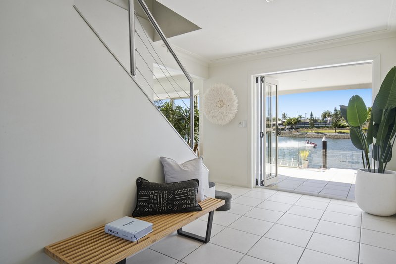 Photo - 41 Furlong Street, Broadbeach Waters QLD 4218 - Image 11