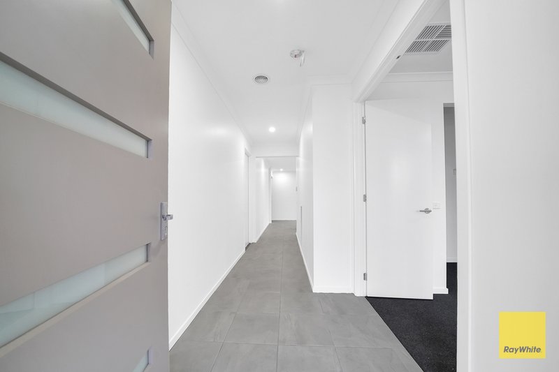 Photo - 41 Gardenvale Avenue, Mambourin VIC 3024 - Image 2
