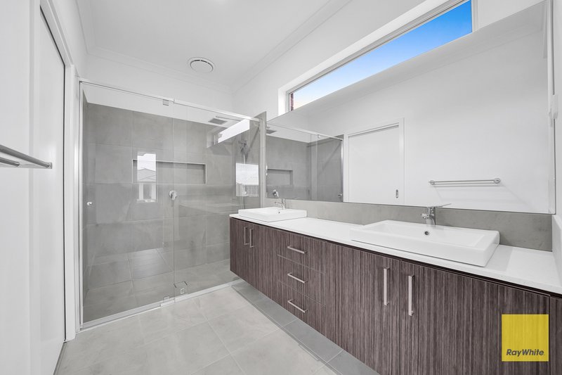 Photo - 41 Gardenvale Avenue, Mambourin VIC 3024 - Image 9
