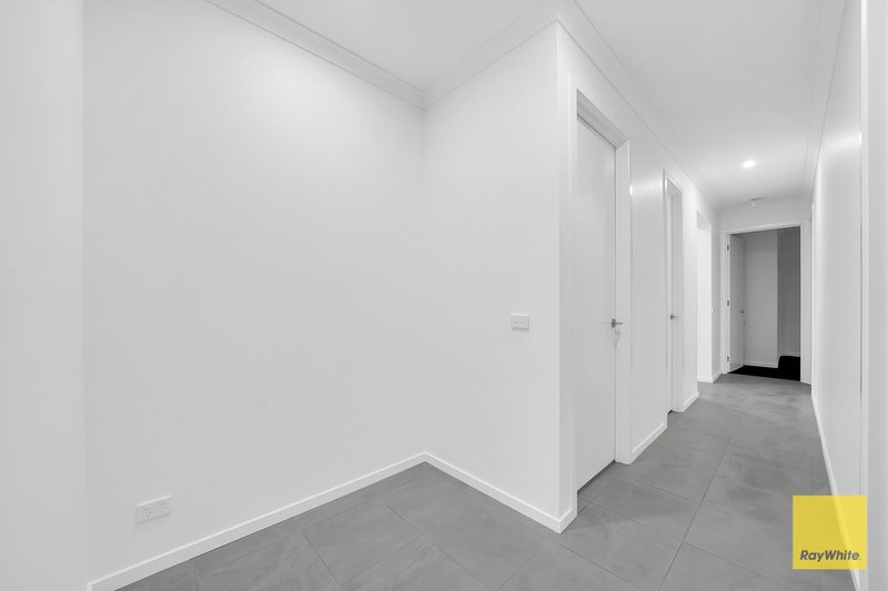 Photo - 41 Gardenvale Avenue, Mambourin VIC 3024 - Image 10