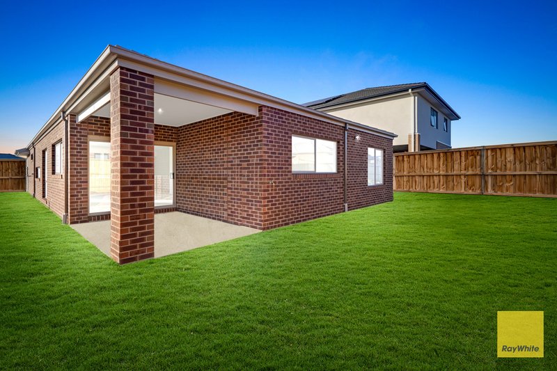 Photo - 41 Gardenvale Avenue, Mambourin VIC 3024 - Image 15
