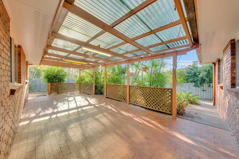 Photo - 41 Geoffrey Thomas Drive, Tannum Sands QLD 4680 - Image 7