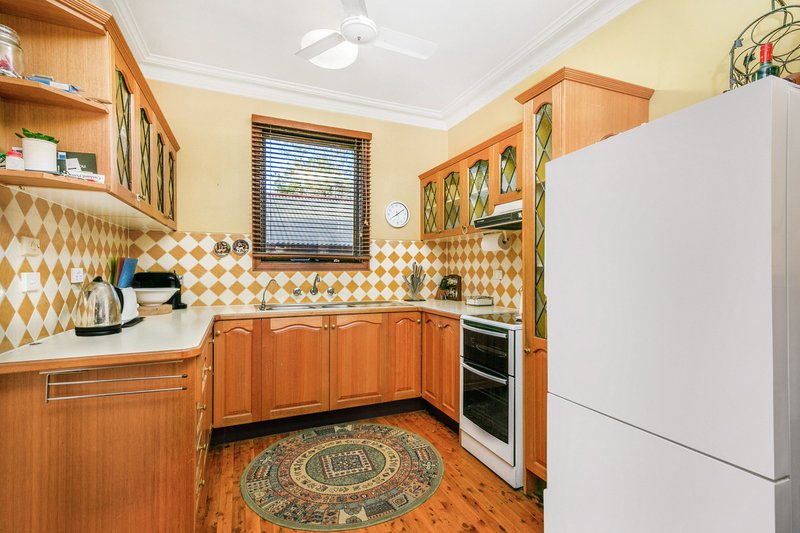 Photo - 41 Georges Crescent, Georges Hall NSW 2198 - Image 3