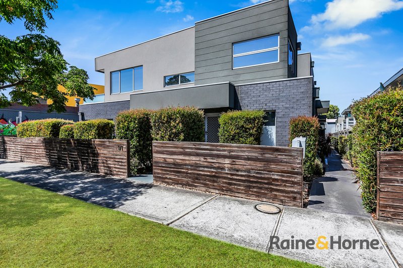 Photo - 4/1 Gladstone Parade, Glenroy VIC 3046 - Image 1
