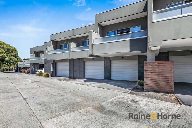 Photo - 4/1 Gladstone Parade, Glenroy VIC 3046 - Image 2