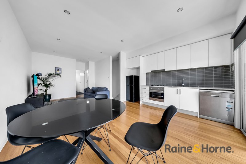 Photo - 4/1 Gladstone Parade, Glenroy VIC 3046 - Image 4