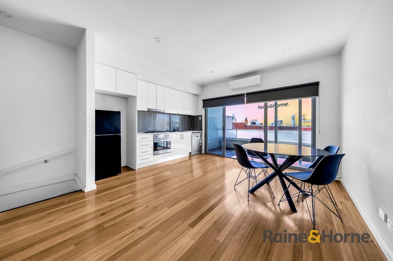 Photo - 4/1 Gladstone Parade, Glenroy VIC 3046 - Image 6