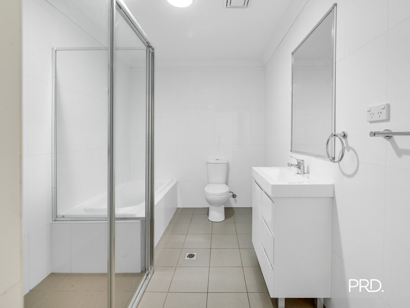 Photo - 4/1 Glenmore Ridge Drive, Glenmore Park NSW 2745 - Image 11