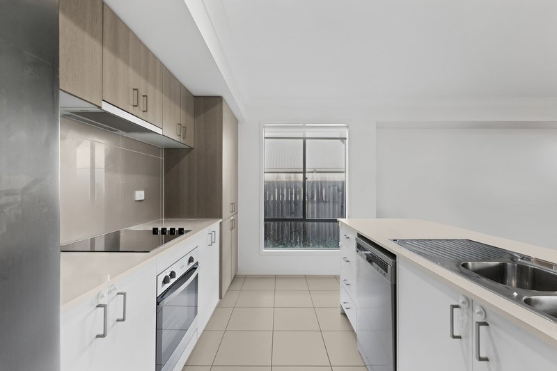 Photo - 41 Granite Street, Yarrabilba QLD 4207 - Image 3