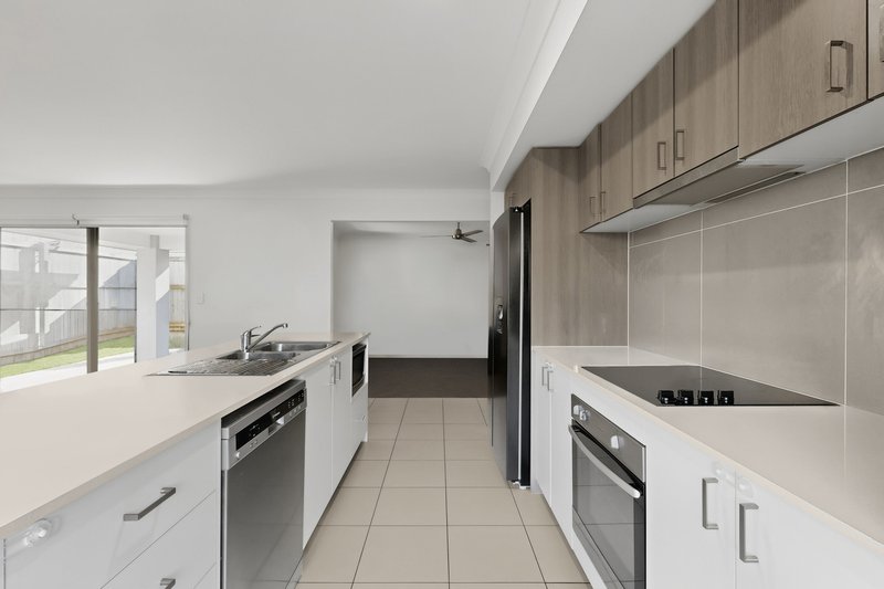 Photo - 41 Granite Street, Yarrabilba QLD 4207 - Image 4