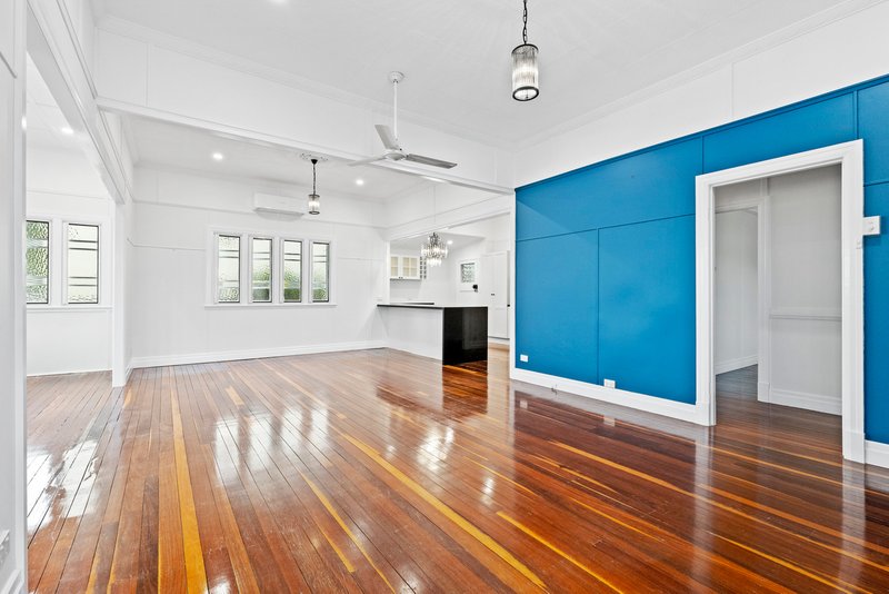 Photo - 41 Grattan Terrace, Wynnum QLD 4178 - Image 5