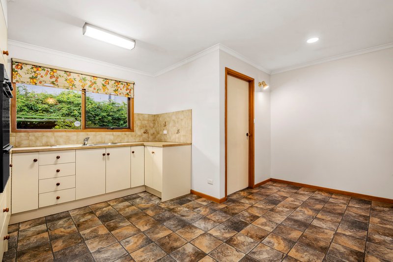 Photo - 4/1 Greenwood Avenue, Ringwood VIC 3134 - Image 5