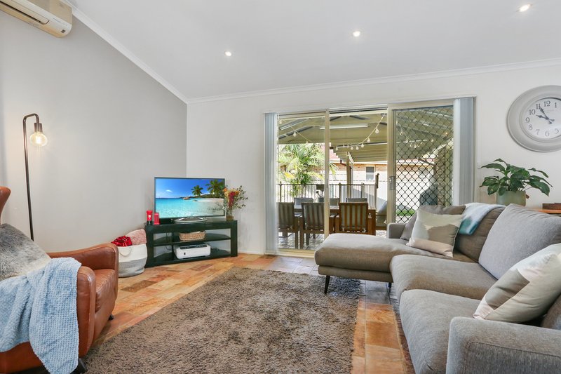 Photo - 41 Habeda Avenue, Horsley NSW 2530 - Image 4