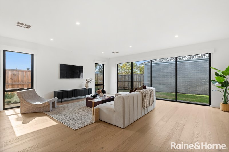 Photo - 41 Haldon Avenue, Mickleham VIC 3064 - Image 5