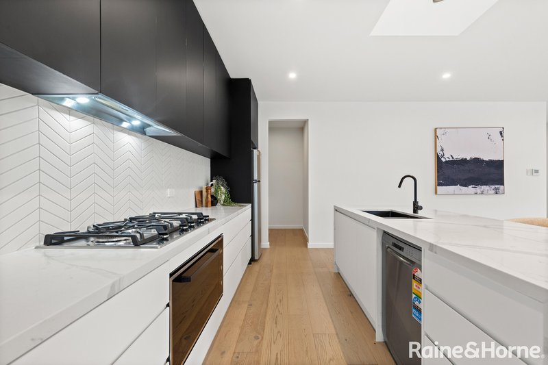 Photo - 41 Haldon Avenue, Mickleham VIC 3064 - Image 8