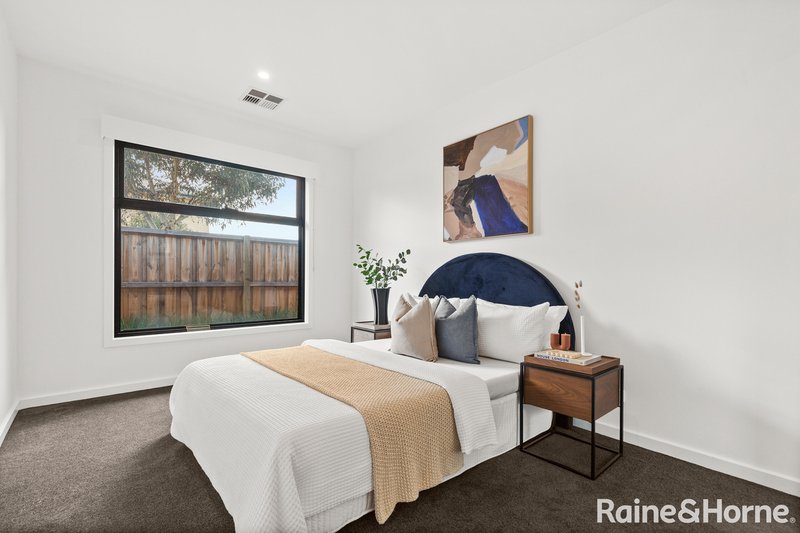 Photo - 41 Haldon Avenue, Mickleham VIC 3064 - Image 12