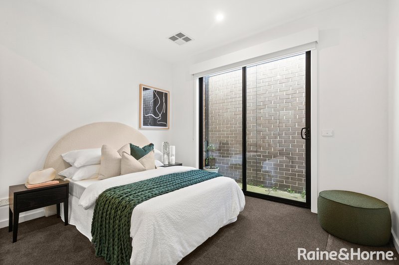 Photo - 41 Haldon Avenue, Mickleham VIC 3064 - Image 14