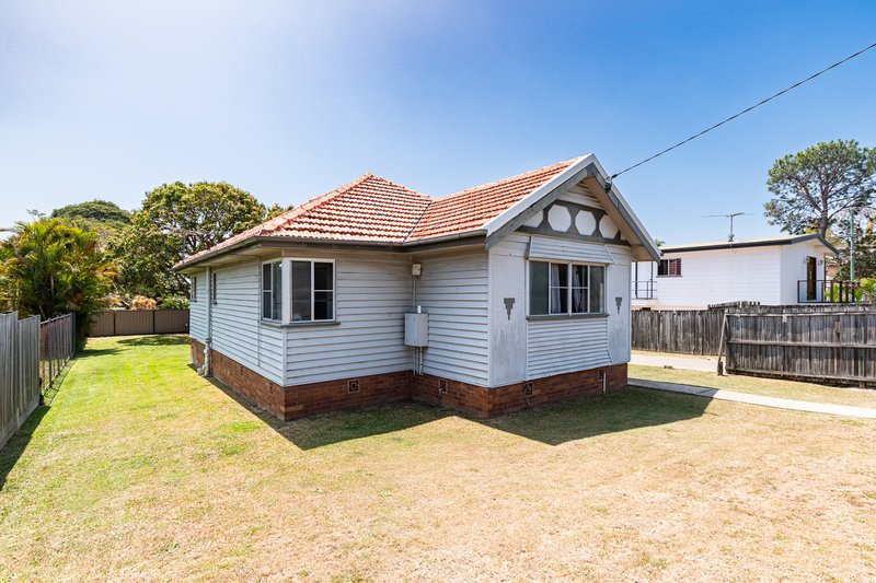 Photo - 41 Hamilton Road, Wavell Heights QLD 4012 - Image 4