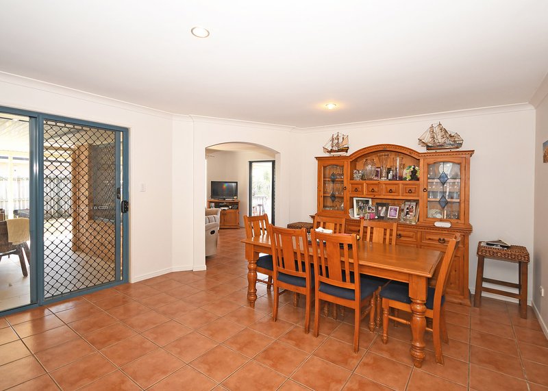 Photo - 41 Heather Way, Urraween QLD 4655 - Image 8