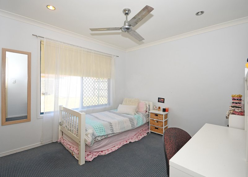 Photo - 41 Heather Way, Urraween QLD 4655 - Image 14