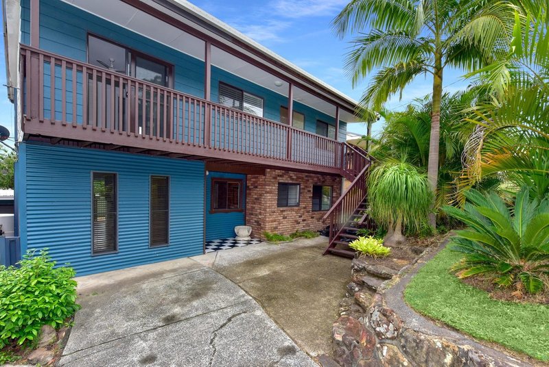 Photo - 41 Hillside Drive, Berkeley Vale NSW 2261 - Image 2
