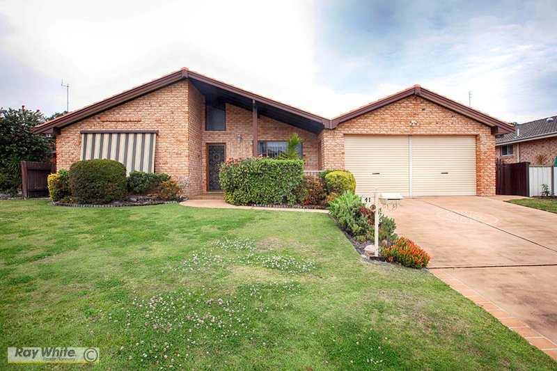 41 Hind Avenue, Forster NSW 2428