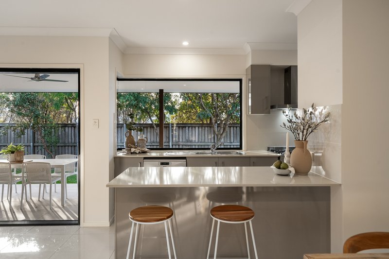 Photo - 41 Hinton Crescent, Mango Hill QLD 4509 - Image 2