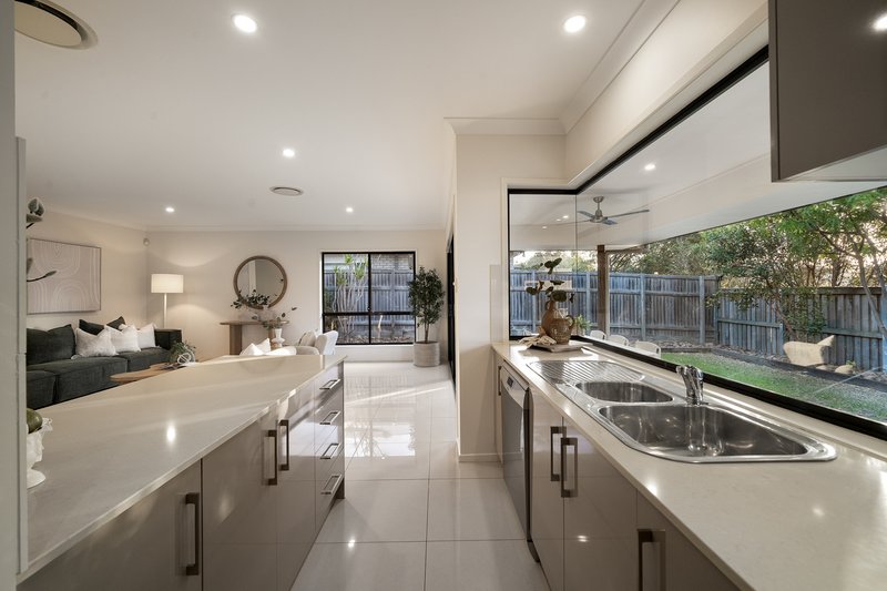 Photo - 41 Hinton Crescent, Mango Hill QLD 4509 - Image 11