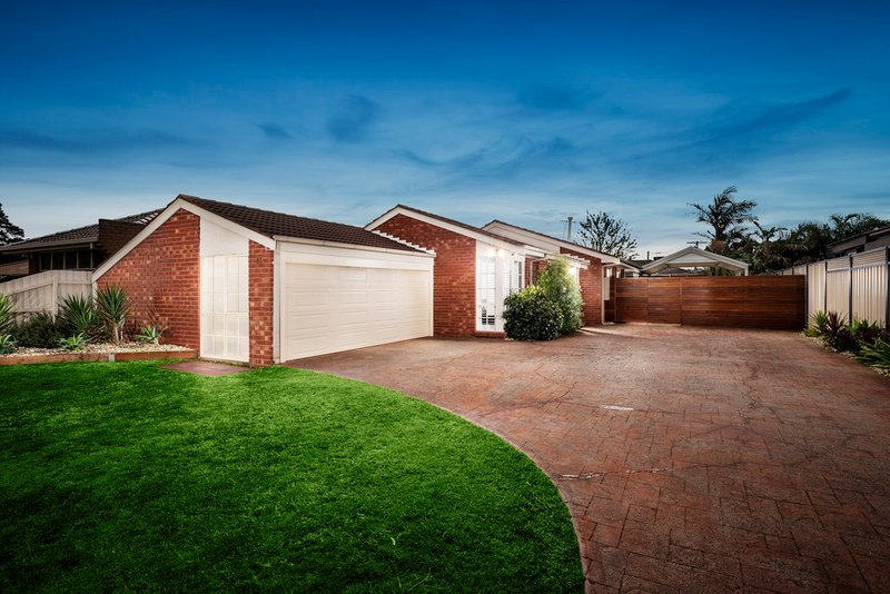 41 Hobson Crescent, Mill Park VIC 3082