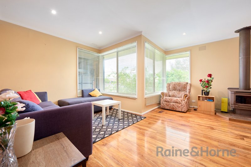 Photo - 41 Isaac Road, Keysborough VIC 3173 - Image 2