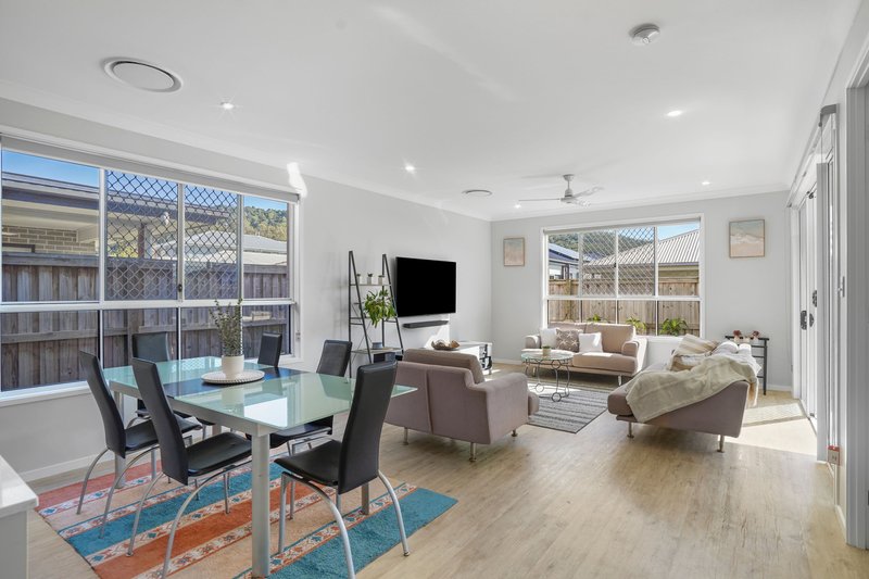 Photo - 41 Jim Davidson Boulevard, Belivah QLD 4207 - Image 4