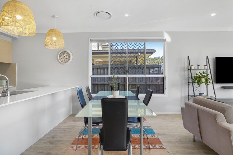 Photo - 41 Jim Davidson Boulevard, Belivah QLD 4207 - Image 5