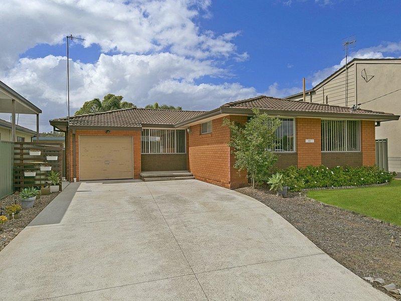 41 Kathleen White Crescent, Killarney Vale NSW 2261