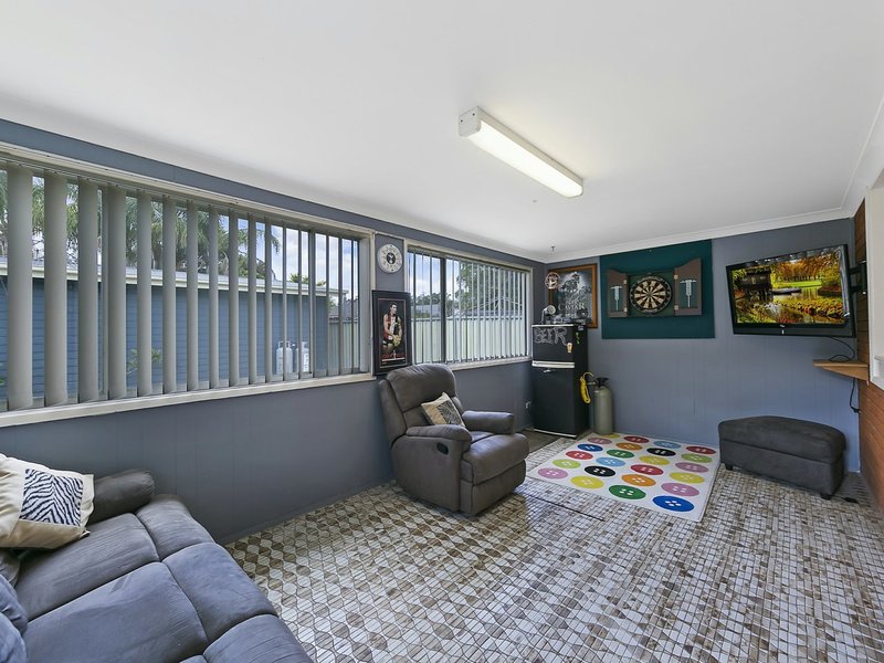 Photo - 41 Kathleen White Crescent, Killarney Vale NSW 2261 - Image 6