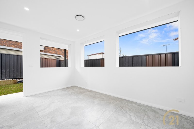 Photo - 41 Kembla Street, Wakeley NSW 2176 - Image 17