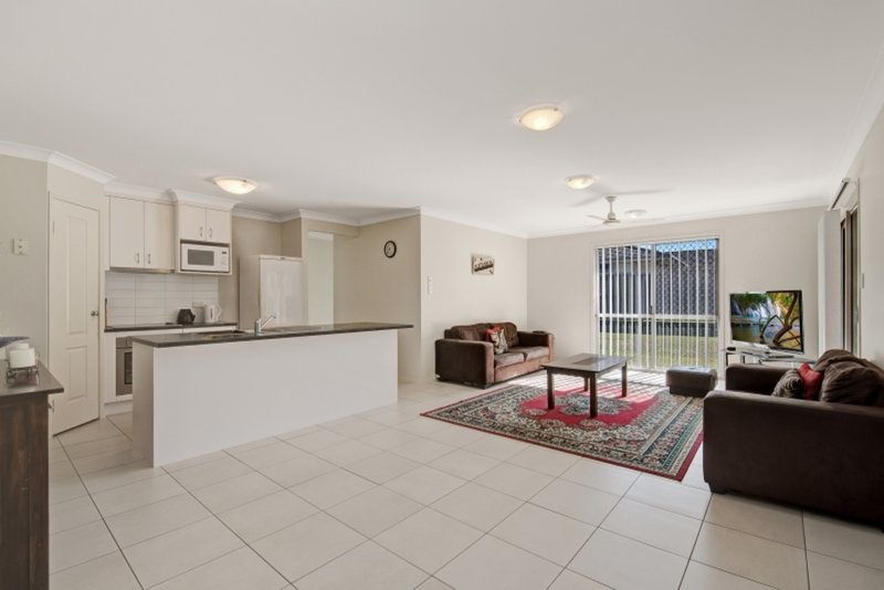 Photo - 41 Kevin Street, Deception Bay QLD 4508 - Image 3