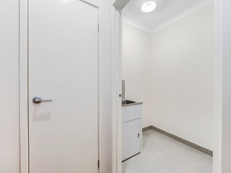 Photo - 41 Kilmarnock Way, Clyde North VIC 3978 - Image 15