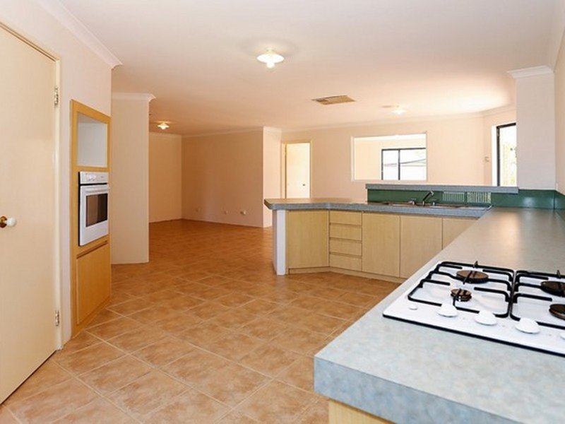 Photo - 41 Lady Lindsay Cove, Yanchep WA 6035 - Image 2