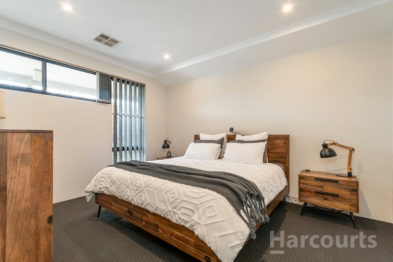 Photo - 41 Lancewood Street, Banksia Grove WA 6031 - Image 5