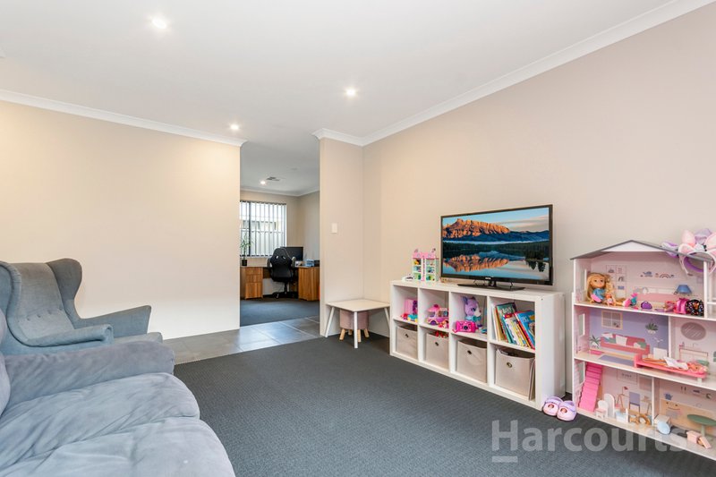 Photo - 41 Lancewood Street, Banksia Grove WA 6031 - Image 16