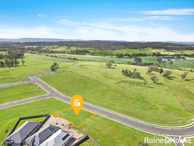 Photo - 41 Latham Street, Marulan NSW 2579 - Image 2