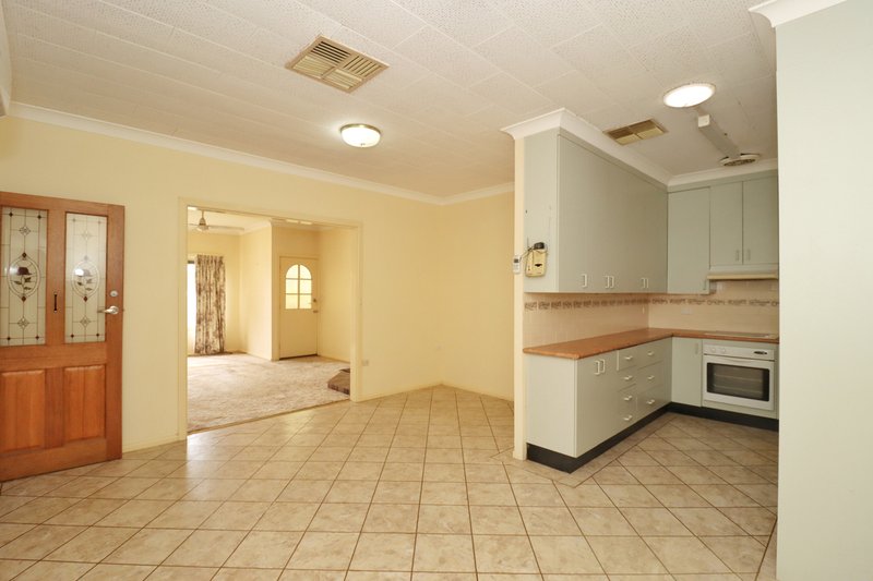 Photo - 41 Lee Street, Cowra NSW 2794 - Image 3