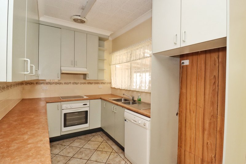 Photo - 41 Lee Street, Cowra NSW 2794 - Image 4