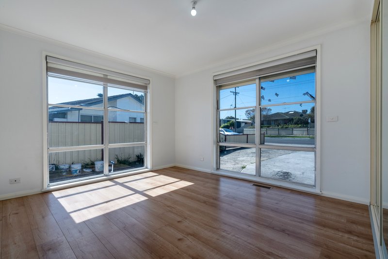 Photo - 41 Longford Crescent, Coolaroo VIC 3048 - Image 3